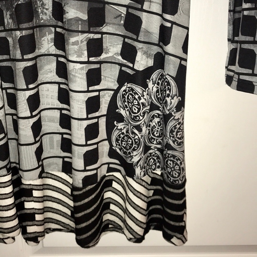Desigual by Christian Lacroix long sleeve dress with gray/black print - Picture 7 of 8